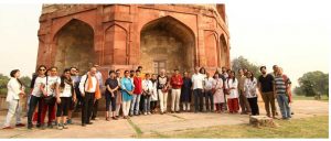 'अकबर' उपन्यास के लेखक शाज़ी ज़माँ के साथ मुगल दरबार से जुड़े कुछ एतिहासिक स्थलों की यात्रा
