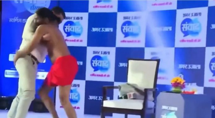 बाबा रामदेव का अमर उजाला संवाद में कुश्ती वाला वीडियो वायरल